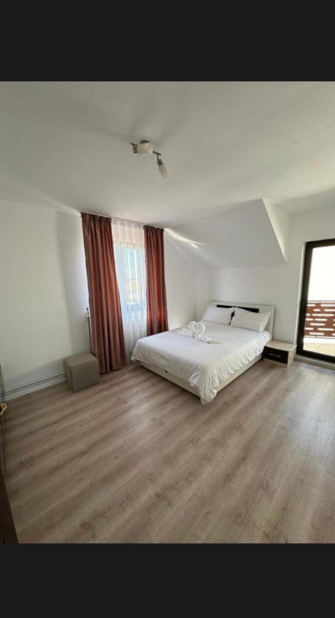 오라데아 Casa Casy 빌라 외부 사진